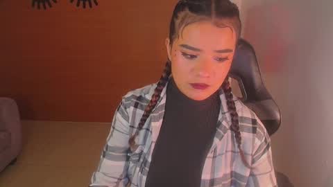 Snapshot of sophie_t_ chatting on 03-05-25, 04:13 Sofia online show from 03-05-25, 04:13