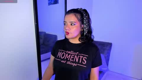 Snapshot of sophie_t_ chatting on 10-04-25, 01:14 Sofia online show from 10-04-25, 01:14