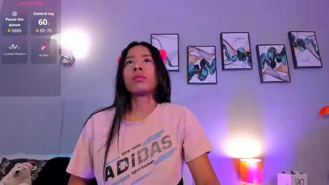 sophie_w1 online show from 11-24-25, 12:16