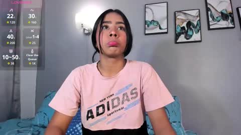 sophie_w1 online show from 01-08-26, 12:07