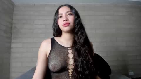 Snapshot of sophiebellucci chatting on 02-17-26, 09:39 sophiebellucci online show from 02-17-26, 09:39