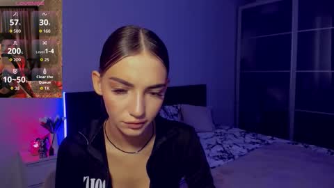 Sophie online show from 10-04-25, 11:30