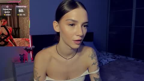 Snapshot of sophiecherrie chatting on 11-28-25, 11:13 Sophie online show from 11-28-25, 11:13