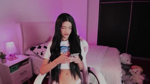 Snapshot of sophiecornett chatting on 10-11-25, 11:36 online show from 10-11-25, 11:36