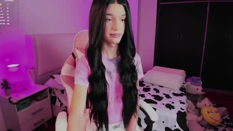 Snapshot of sophiecornett chatting on 10-31-25, 03:13 online show from 10-31-25, 03:13