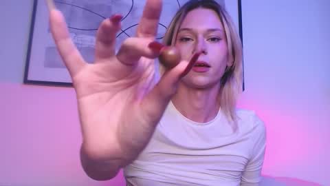 sophiediamond_x online show from 10-18-25, 11:44