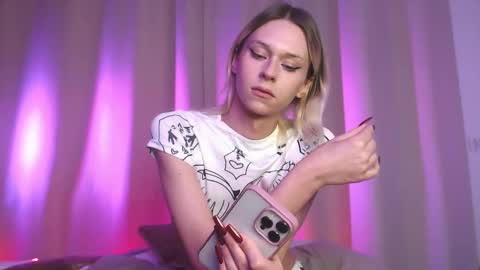 sophiediamond_x online show from 10-21-25, 04:19