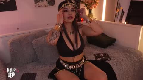 Sophiee  online show from 11-01-25, 02:57