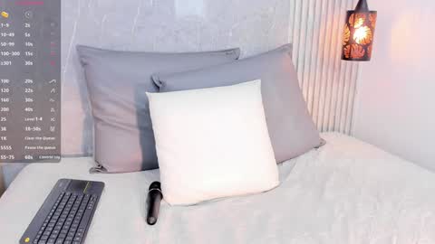 Snapshot of sophiee_velvet chatting on 01-17-25, 02:28 online show from 01-17-25, 02:28