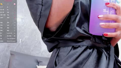 Snapshot of sophiee_velvet chatting on 02-01-25, 05:37 online show from 02-01-25, 05:37