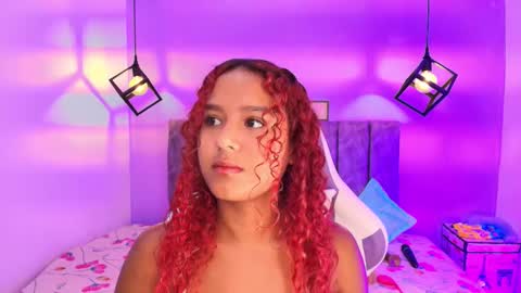 Snapshot of sophiee_velvet chatting on 09-24-25, 12:41 online show from 09-24-25, 12:41