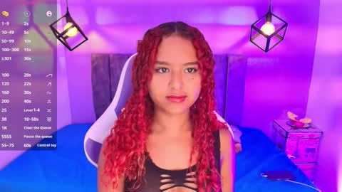 Snapshot of sophiee_velvet chatting on 11-26-25, 02:29 online show from 11-26-25, 02:29