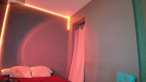 sophiejuicy_ online show from 12-04-25, 06:01