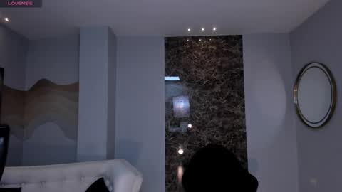 Sophie online show from 12-17-25, 03:45