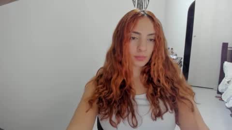 Snapshot of sophielatina chatting on 10-26-25, 01:55 Sophia online show from 10-26-25, 01:55