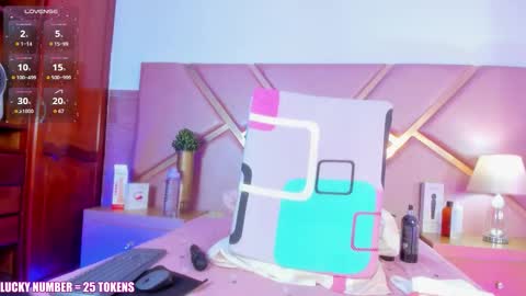 Sophie online show from 11-08-25, 12:38