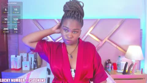 Snapshot of sophiesinclair chatting on 03-16-26, 01:04 Sophie online show from 03-16-26, 01:04