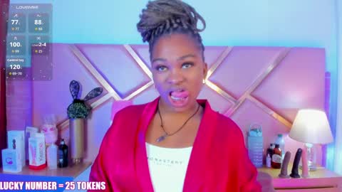 Snapshot of sophiesinclair chatting on 04-01-26, 12:39 Sophie online show from 04-01-26, 12:39