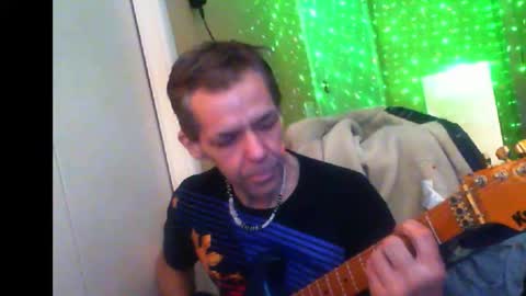 Snapshot of sophiestar12 chatting on 12-25-24, 08:18 Sophiestar online show from 12-25-24, 08:18