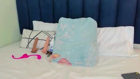 sophieturner_mg online show from 11-11-25, 07:25