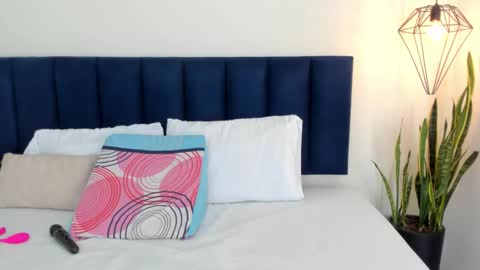 sophieturner_mg online show from 12-05-25, 07:10