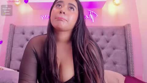 Snapshot of sophiia_77 chatting on 11-05-25, 10:32 Sophii online show from 11-05-25, 10:32