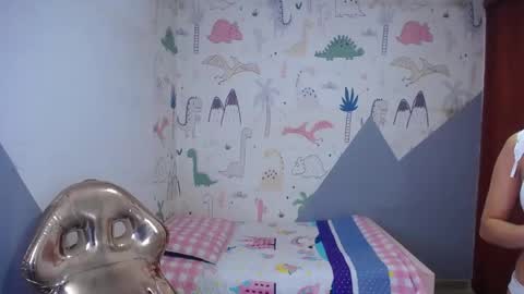 Snapshot of sophiia_a chatting on 12-16-25, 01:16 Sophia online show from 12-16-25, 01:16