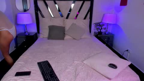 Sophiia online show from 09-26-25, 11:47