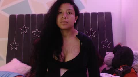 Snapshot of sophiia_dreams chatting on 10-23-25, 11:35 Sophia this is not my real name online show from 10-23-25, 11:35