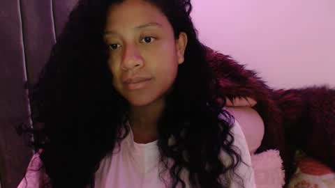 Snapshot of sophiia_dreams chatting on 11-17-25, 11:10 Sophia this is not my real name online show from 11-17-25, 11:10