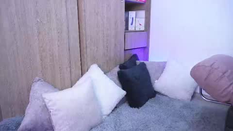 Sophiie online show from 12-17-25, 11:55