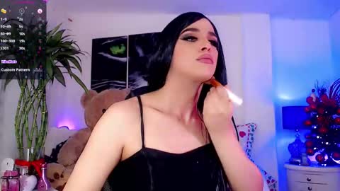 Sophie Sweet online show from 12-23-24, 05:17