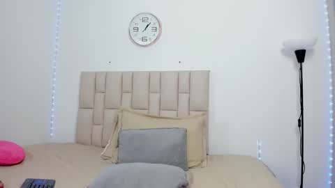 Sofia  online show from 02-21-26, 06:03