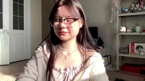 Snapshot of sotastarcaug chatting on 10-19-25, 05:30 lily online show from 10-19-25, 05:30