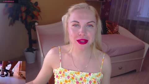 Lisa online show from 10-14-25, 03:51