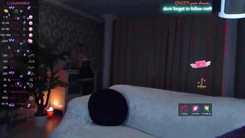 Lisa online show from 12-15-25, 03:55