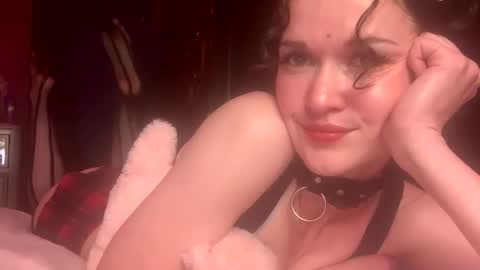 Honey Suckle online show from 09-30-25, 03:33