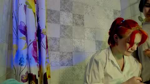 Snapshot of sova_energy chatting on 10-11-25, 11:31 Leah online show from 10-11-25, 11:31