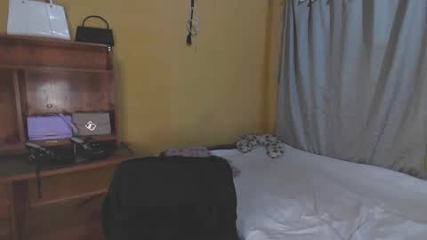 Snapshot of soy_miauhg chatting on 12-09-24, 02:24 Miauhg online show from 12-09-24, 02:24
