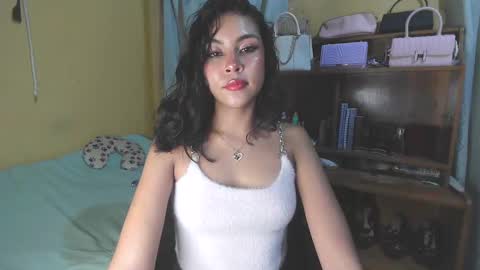 Snapshot of soy_miauhg chatting on 01-15-25, 04:04 Miauhg online show from 01-15-25, 04:04
