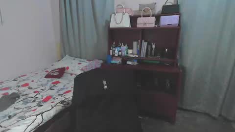 Snapshot of soy_miauhg chatting on 02-02-25, 02:06 Miauhg online show from 02-02-25, 02:06