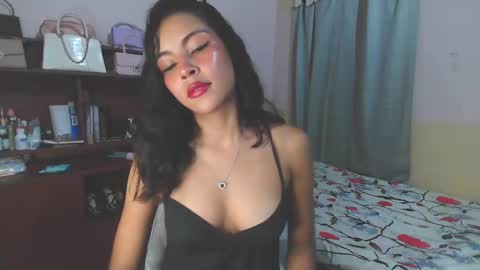 Snapshot of soy_miauhg chatting on 03-10-25, 06:27 Miauhg online show from 03-10-25, 06:27