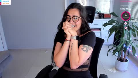 Snapshot of soyabby_ chatting on 01-20-25, 10:26 Luisa online show from 01-20-25, 10:26