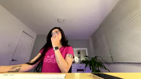 Snapshot of soyabby_ chatting on 01-21-25, 11:45 Luisa online show from 01-21-25, 11:45