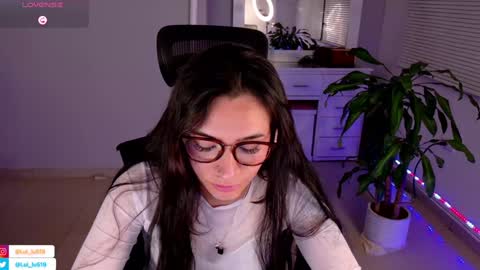 Snapshot of soyabby_ chatting on 01-26-25, 04:51 Luisa online show from 01-26-25, 04:51