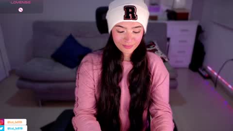 Snapshot of soyabby_ chatting on 02-26-25, 01:11 Luisa online show from 02-26-25, 01:11