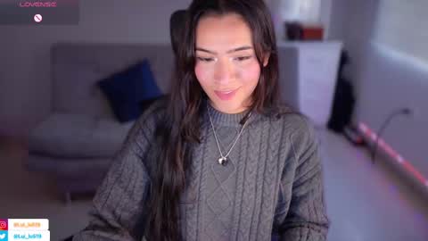 Snapshot of soyabby_ chatting on 02-28-25, 10:28 Luisa online show from 02-28-25, 10:28