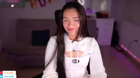 Snapshot of soyabby_ chatting on 03-06-25, 11:20 Luisa online show from 03-06-25, 11:20