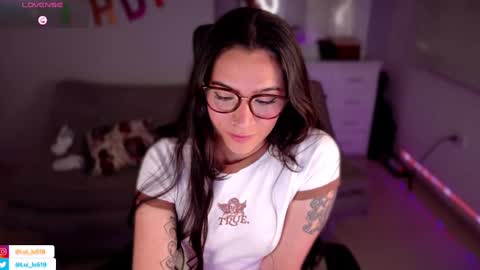 Snapshot of soyabby_ chatting on 03-09-25, 01:04 Luisa online show from 03-09-25, 01:04