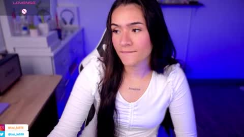 Snapshot of soyabby_ chatting on 11-06-25, 11:15 Luisa online show from 11-06-25, 11:15